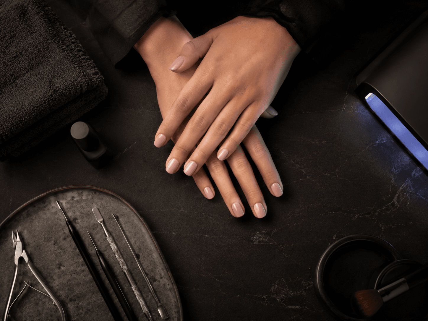 Nails Schedule OS Hero Business 3.png